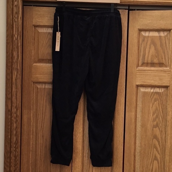 Rae dunn soft, velvet like black Halloween Trick Or Treat lounge Pants size LG - Picture 6 of 12